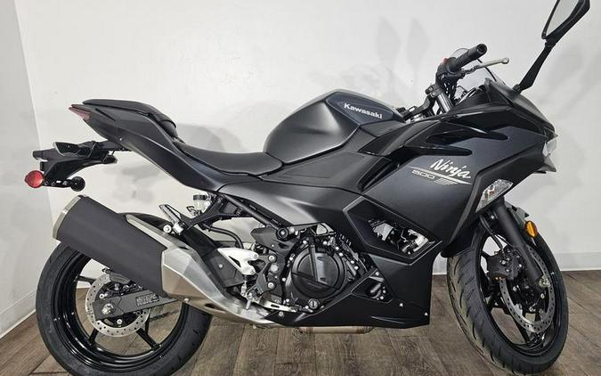 2026 Kawasaki Ninja® 500 ABS Metallic Flat Spark Black
