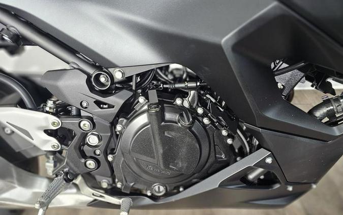 2026 Kawasaki Ninja® 500 ABS Metallic Flat Spark Black