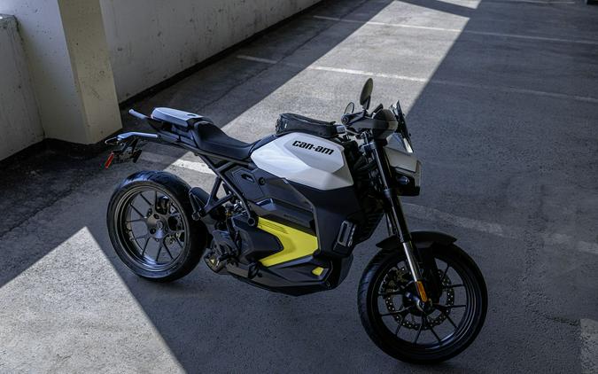 2026 Can-Am Pulse® Base