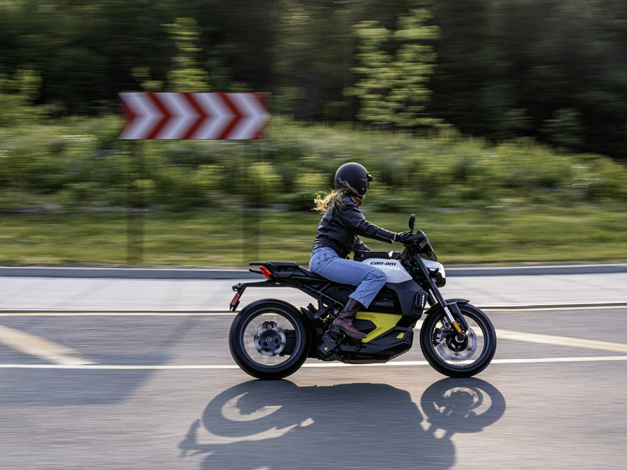 2026 Can-Am Pulse® Base