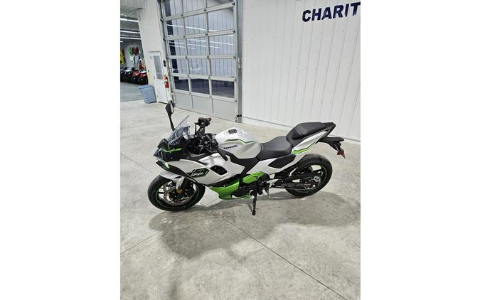 2024 Kawasaki Ninja® 7 Hybrid ABS