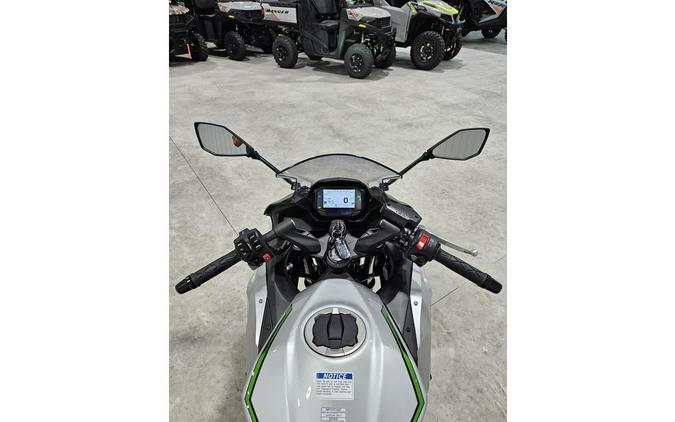 2024 Kawasaki Ninja® 7 Hybrid ABS