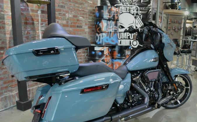 2024 Harley-Davidson Street Glide® Sharkskin Blue - Black Finish