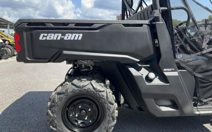 2025 Can-Am Defender HD9