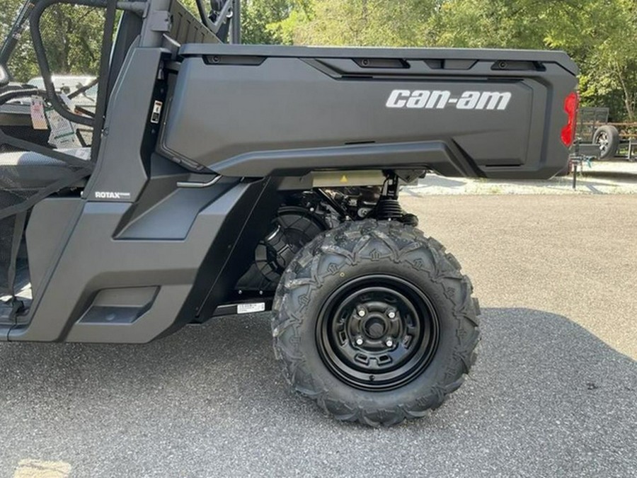 2025 Can-Am Defender HD9
