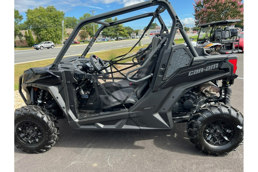 2025 Can-Am Maverick Trail DPS 700