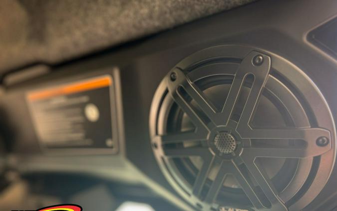 2026 Can-Am Defender MAX Limited HD11 Dark Wildland Camo