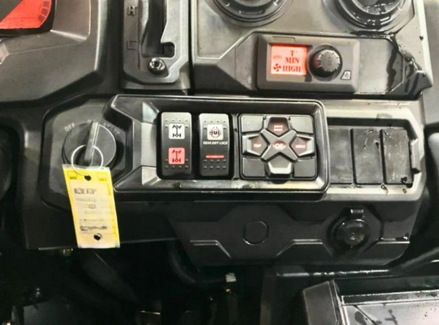 2023 Can-Am DEFENDER LIMITED HD10