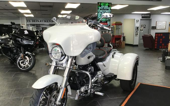 2019 Harley-Davidson® Freewheeler® Bonneville Salt Pearl