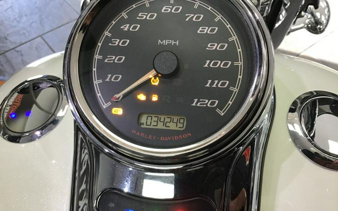 2019 Harley-Davidson® Freewheeler® Bonneville Salt Pearl