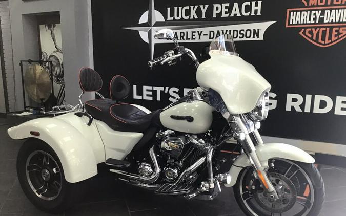 2019 Harley-Davidson® Freewheeler® Bonneville Salt Pearl