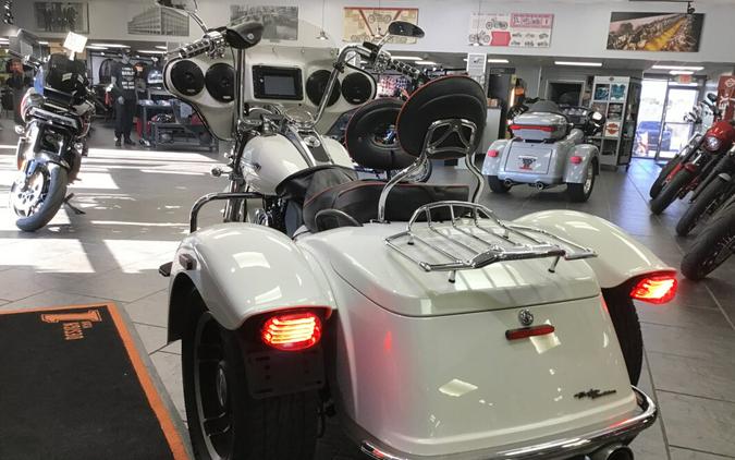 2019 Harley-Davidson® Freewheeler® Bonneville Salt Pearl