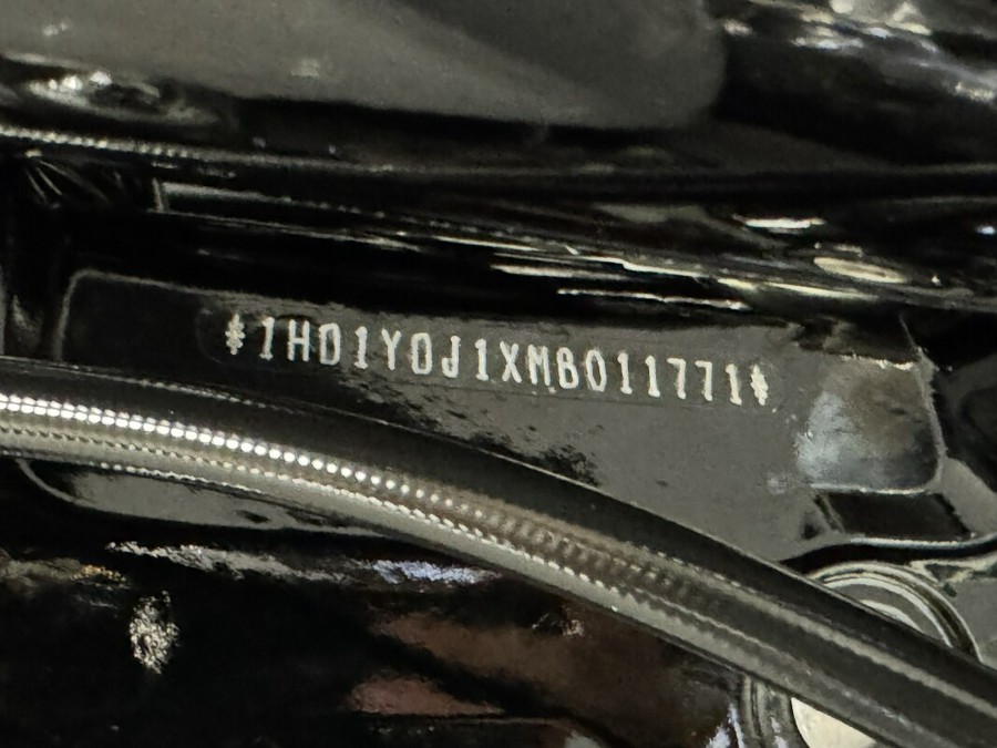 FLSL 2021 Softail Slim®