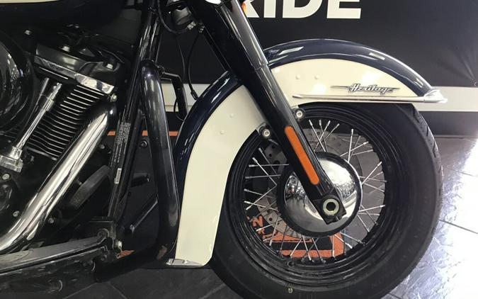2019 Harley-Davidson® Heritage Classic Billiard Blue/Billiard White