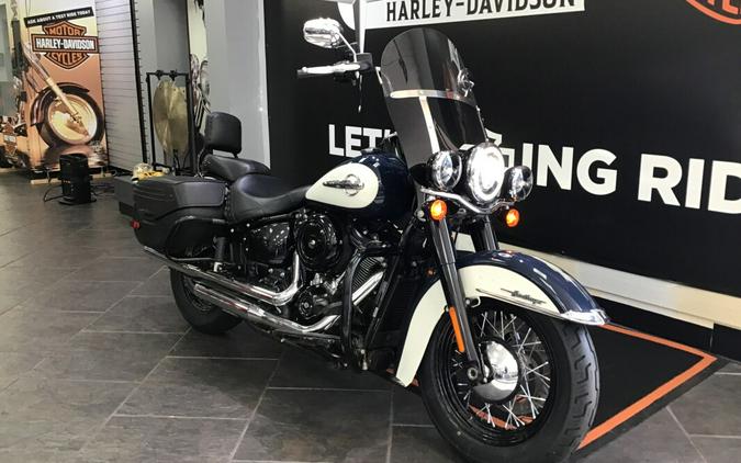 2019 Harley-Davidson® Heritage Classic Billiard Blue/Billiard White