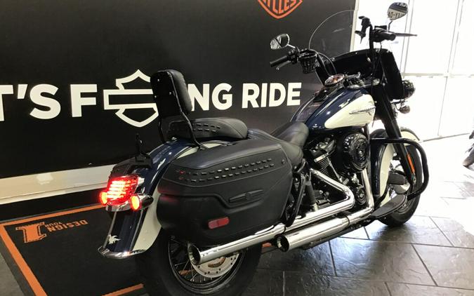 2019 Harley-Davidson® Heritage Classic Billiard Blue/Billiard White