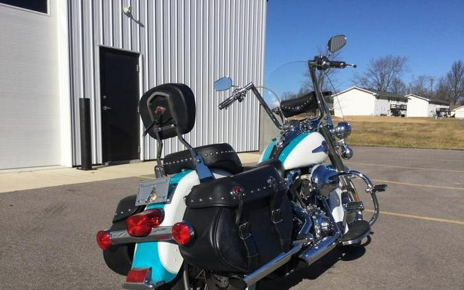 2017 Harley-Davidson® FLSTC - Heritage Softail® Classic