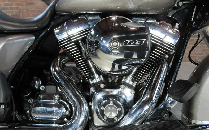 2016 Harley-Davidson® Road King® FLHR