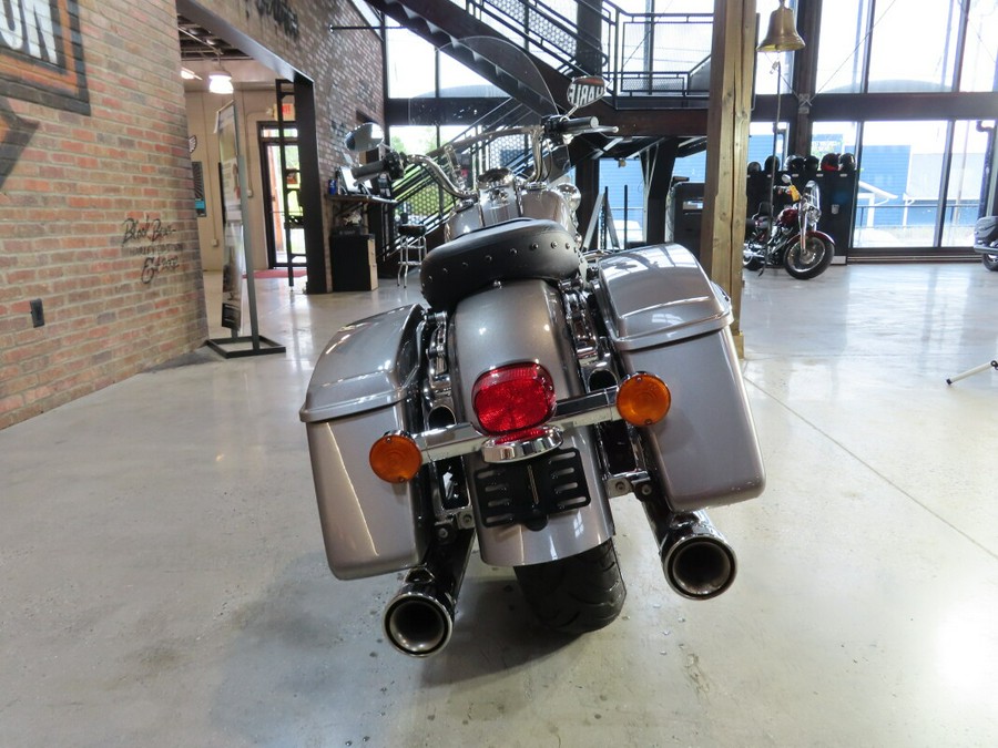 2016 Harley-Davidson® Road King® FLHR