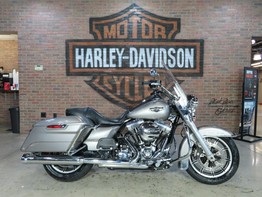 2016 Harley-Davidson® Road King® FLHR