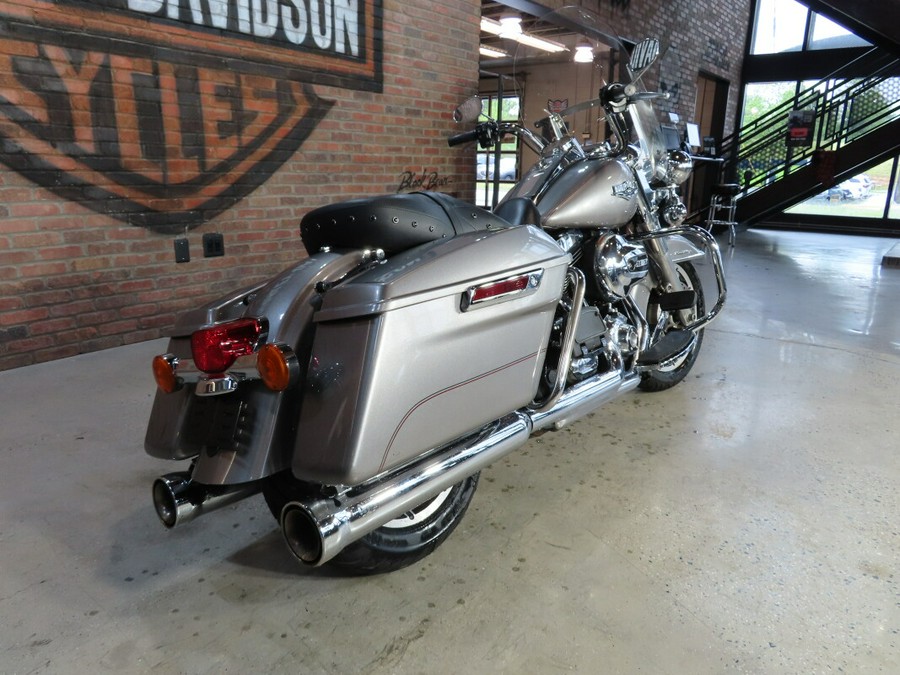 2016 Harley-Davidson® Road King® FLHR