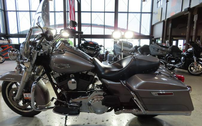 2016 Harley-Davidson® Road King® FLHR