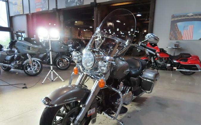 2016 Harley-Davidson® Road King® FLHR