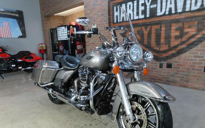 2016 Harley-Davidson® Road King® FLHR
