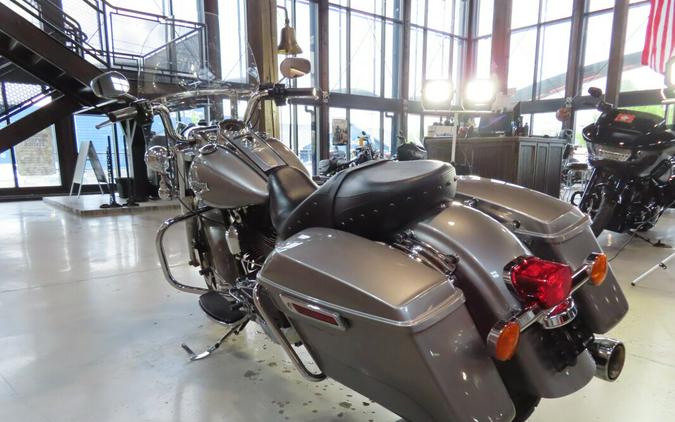 2016 Harley-Davidson® Road King® FLHR