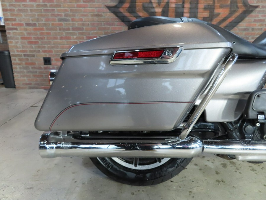 2016 Harley-Davidson® Road King® FLHR