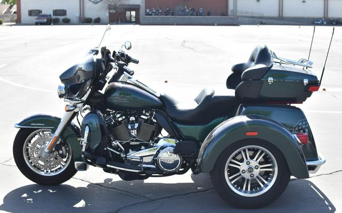 2021 Harley-Davidson Tri Glide Ultra Snake Venom FLHTCUTG