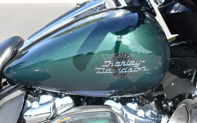 2021 Harley-Davidson Tri Glide Ultra Snake Venom FLHTCUTG