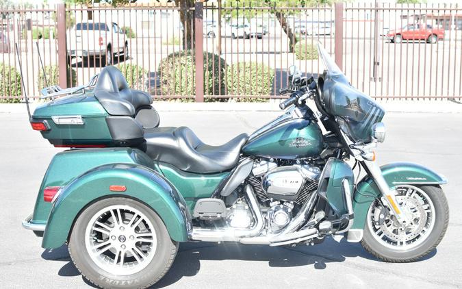 2021 Harley-Davidson Tri Glide Ultra Snake Venom FLHTCUTG