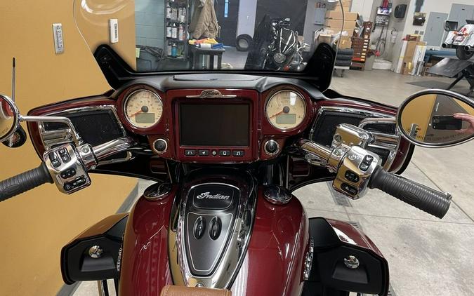 2020 Indian Motorcycle® Roadmaster® Burgundy Metallic