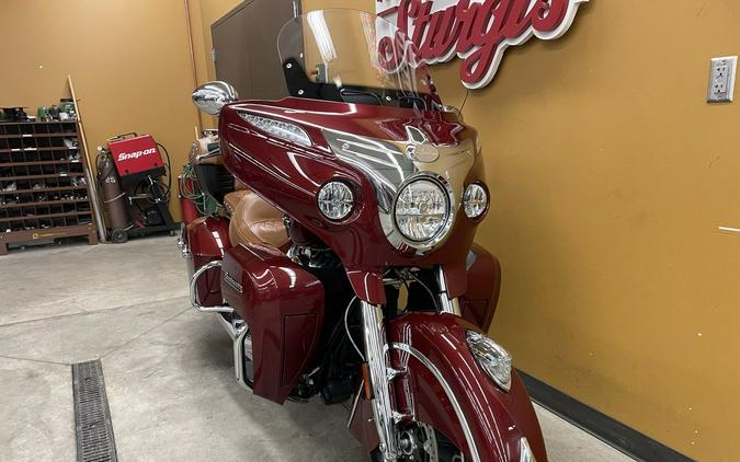 2020 Indian Motorcycle® Roadmaster® Burgundy Metallic