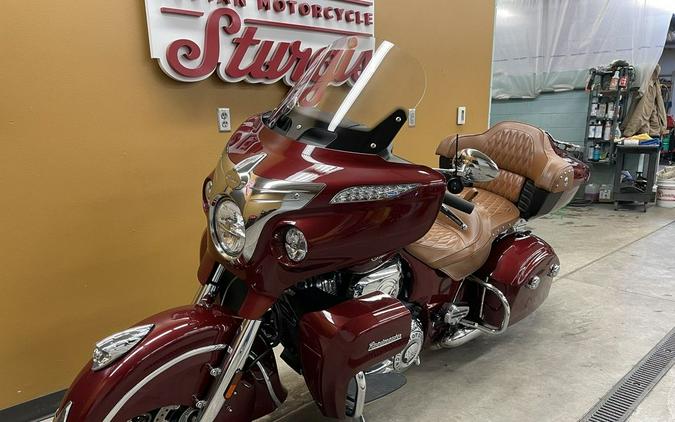 2020 Indian Motorcycle® Roadmaster® Burgundy Metallic