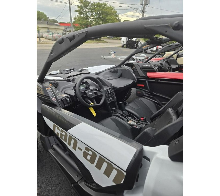 2024 Can-Am® Maverick X3 RS Turbo Catalyst Gray