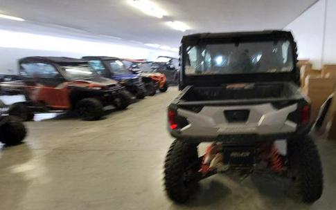 2017 Polaris® GENERAL™ 4 1000 EPS Silver Pearl