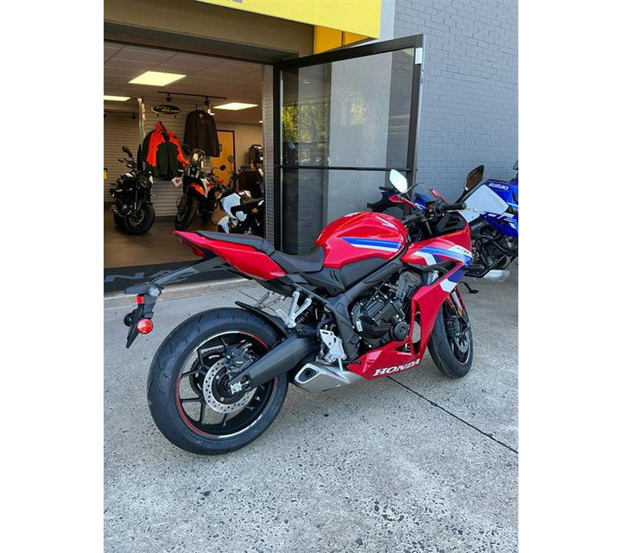 2025 Honda CBR650R E-Clutch