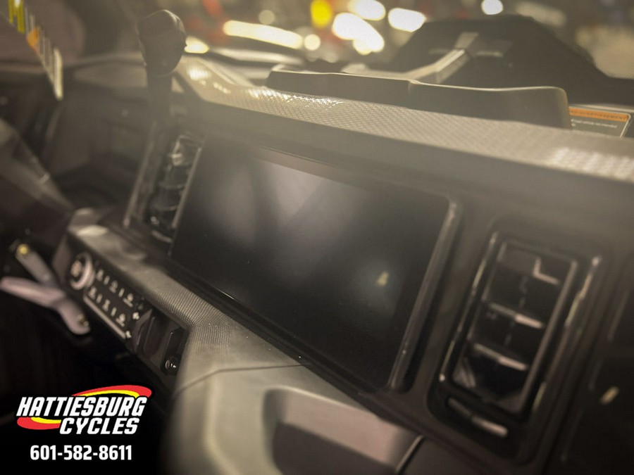 2026 Can-Am Defender Limited HD11