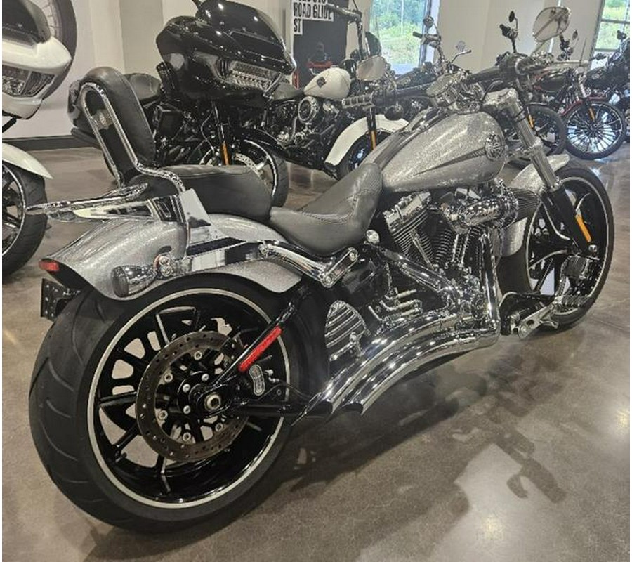 2015 Harley-Davidson® FXSB - Softail® Breakout®