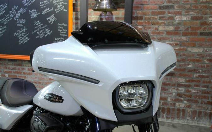 2024 Harley-Davidson Street Glide® White Onyx Pearl