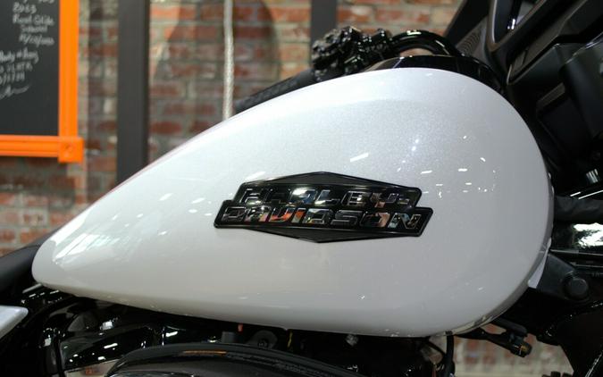 2024 Harley-Davidson Street Glide® White Onyx Pearl