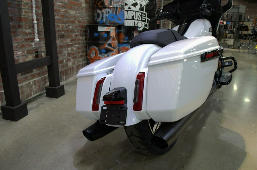 2024 Harley-Davidson Street Glide® White Onyx Pearl