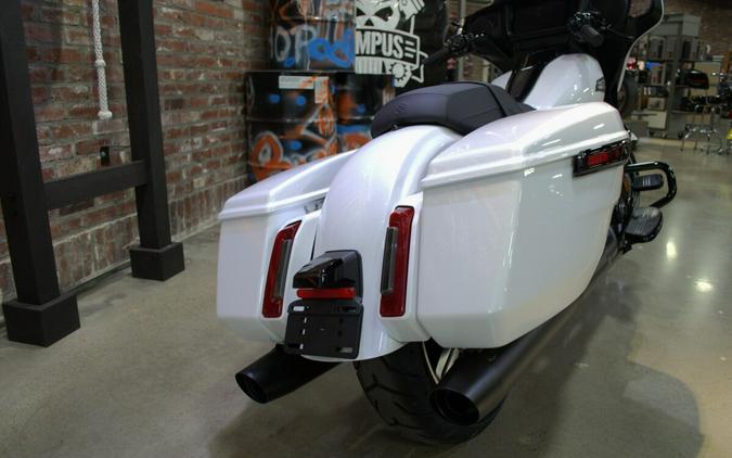 2024 Harley-Davidson Street Glide® White Onyx Pearl