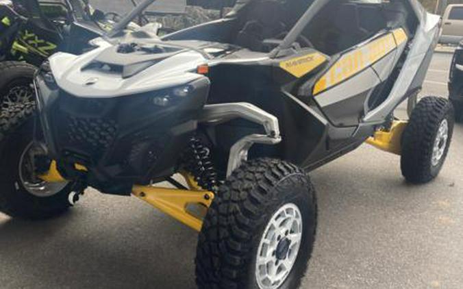 2024 Can-Am® Maverick R 999T DCT