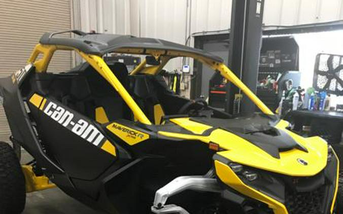 2024 Can-Am® Maverick R 999T DCT