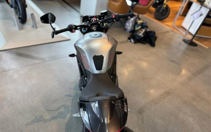 2025 Triumph Speed Triple 1200 RS