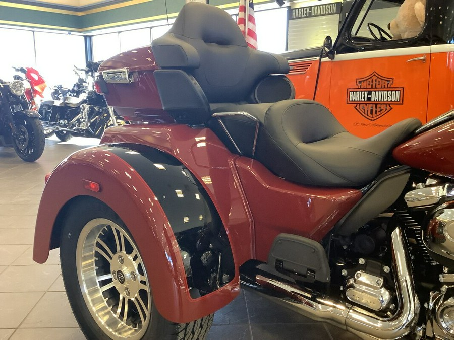 2024 Harley-Davidson Tri-Glide Ultra FLHTCUTG