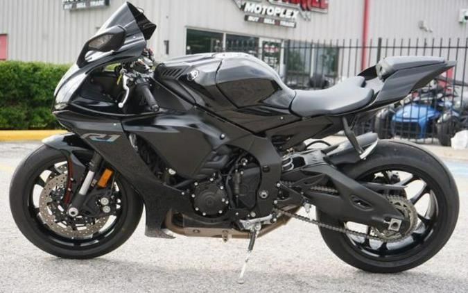 2023 Yamaha YZF-R1